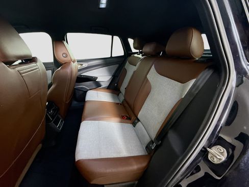 Used 2023 Volkswagen ID.4 Pro image 25