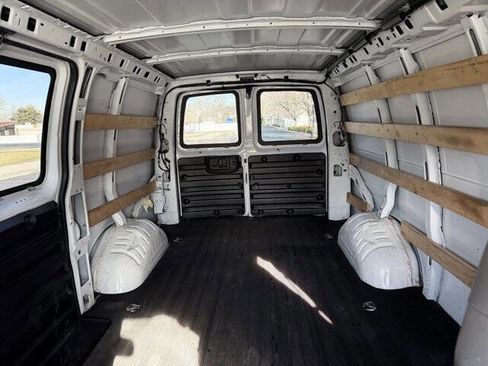 Used 2018 GMC Savana 2500 2500 3dr Cargo Van w/ Driver Convenience Package image 19