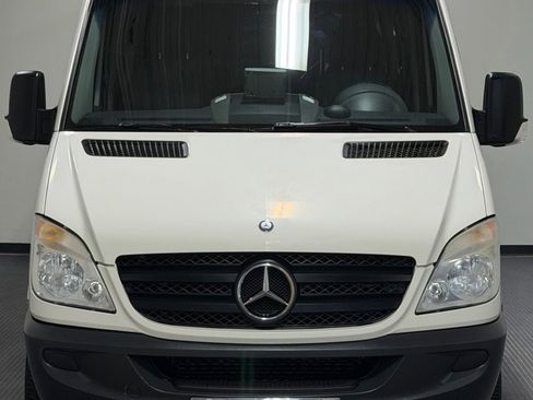 Used 2012 Mercedes-Benz Sprinter 2500 image 3