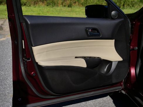 Used 2013 Acura ILX w/ Technology Package image 16