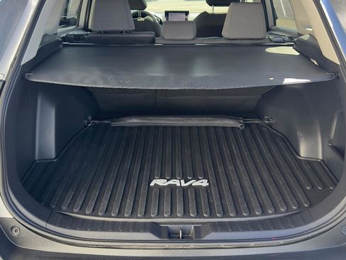 Used 2024 Toyota RAV4 XLE w/ Convenience Package image 7