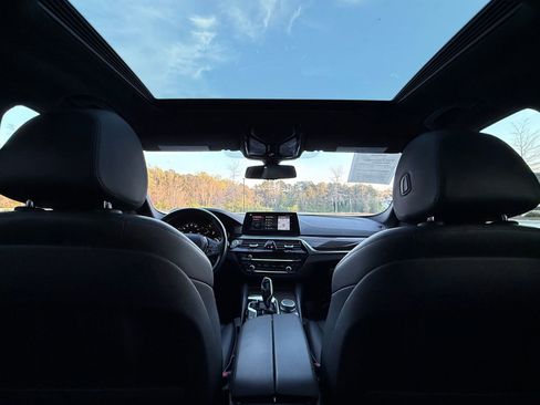 Used 2018 BMW 530i xDrive w/ Premium Package image 32