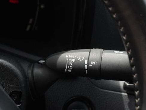 Used 2025 Toyota Camry SE image 31