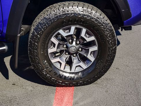 Certified 2023 Toyota Tacoma TRD Off-Road w/ Black Out Package (TMS) image 11