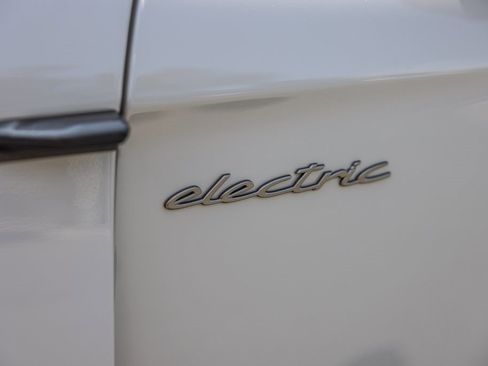 Certified 2025 Porsche Taycan Turbo image 23