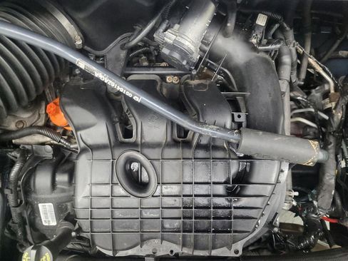 Used 2015 Dodge Grand Caravan SXT FWD image 30