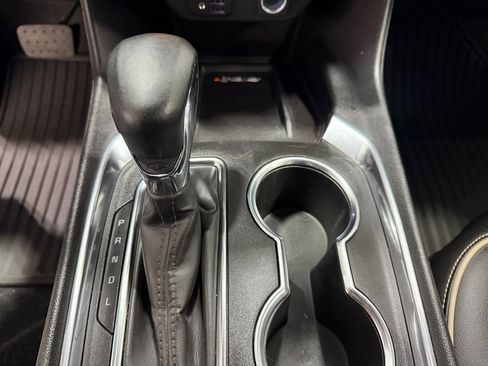 Used 2023 Chevrolet Traverse Premier image 14