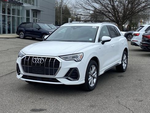 Certified 2025 Audi Q3 2.0T Premium w/ Convenience Package image 8