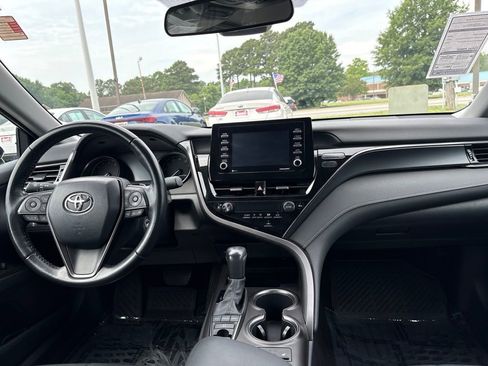 Used 2023 Toyota Camry SE w/ Cold Weather Package AWD/4WD image 28