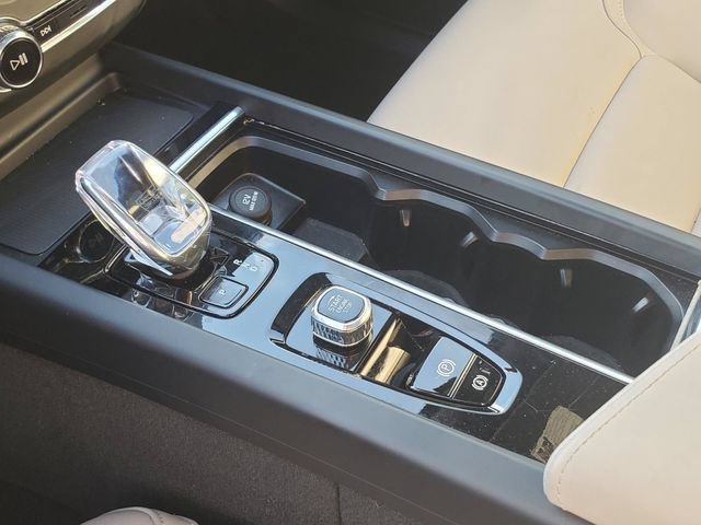Certified 2026 Volvo XC60 B5 Plus AWD/4WD image 24
