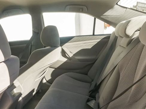 Used 2011 Toyota Camry LE image 15