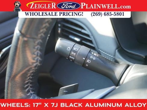 Used 2023 Subaru Outback Premium image 25