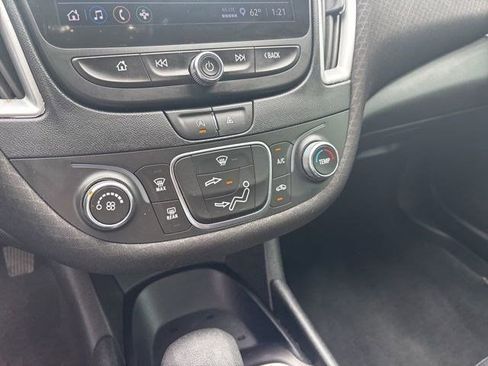 Used 2022 Chevrolet Malibu LS FWD image 24