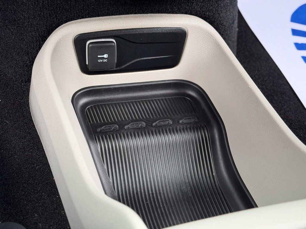Used 2023 Chrysler Voyager LX FWD image 19