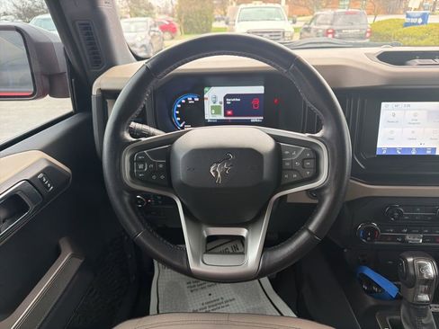 Used 2022 Ford Bronco Wildtrak image 5