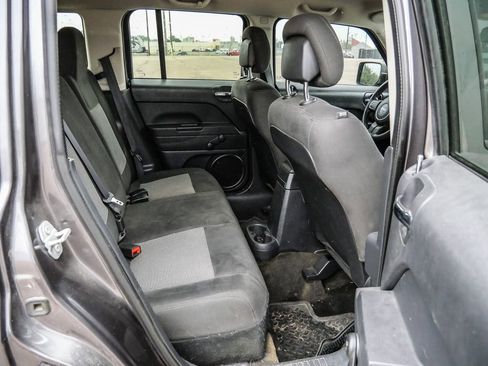 Used 2016 Jeep Patriot Sport FWD image 13