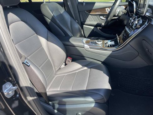Used 2019 Mercedes-Benz GLC 300 4MATIC Coupe image 19