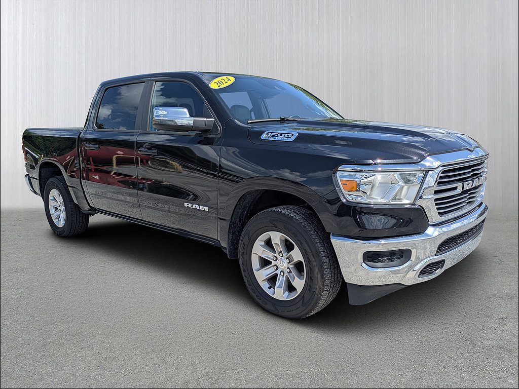 Used 2024 RAM 1500 Laramie AWD/4WD image 1