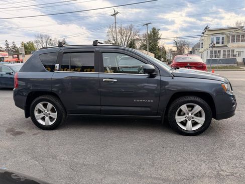 Used 2014 Jeep Compass Latitude w/ Sun/Sound Group image 4