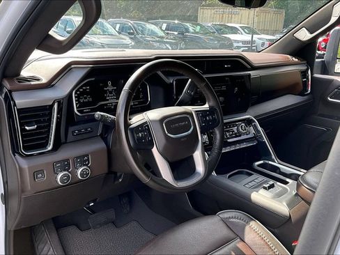 Used 2025 GMC Sierra 3500 Denali w/ Denali Reserve Package AWD/4WD image 17