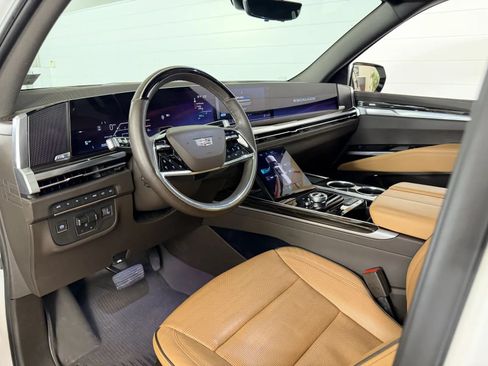 Used 2025 Cadillac Escalade Premium Luxury w/ Touring Package AWD/4WD image 11