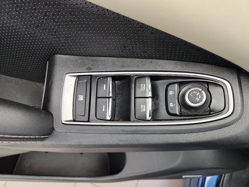 Used 2022 Subaru Ascent Limited w/ Technology Package image 11