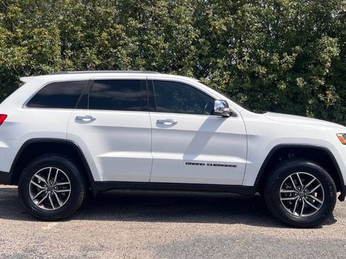 Used 2018 Jeep Grand Cherokee Limited image 9