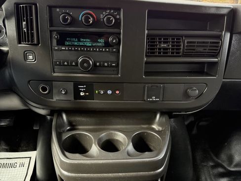 Used 2020 GMC Savana 2500 RWD image 11