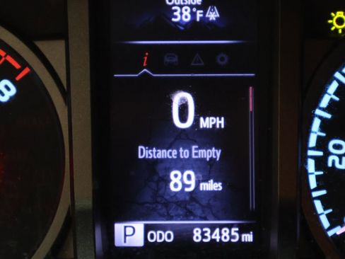 Used 2020 Toyota Tacoma TRD Off-Road w/ Technology Package AWD/4WD image 19