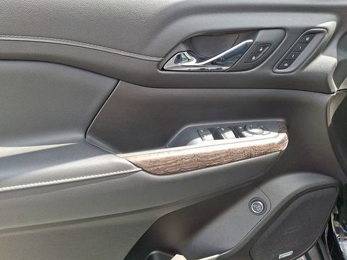 Certified 2023 GMC Acadia Denali w/ Denali Technology Package AWD/4WD image 13