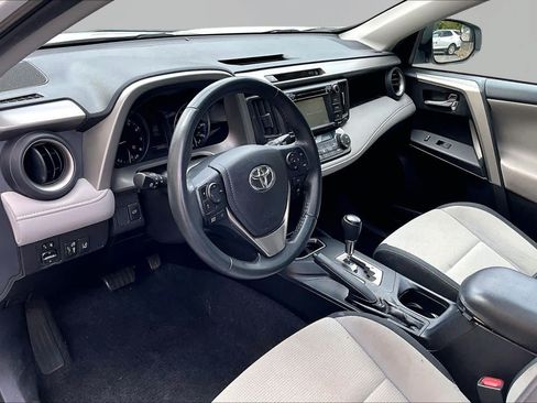 Used 2017 Toyota RAV4 XLE FWD image 18
