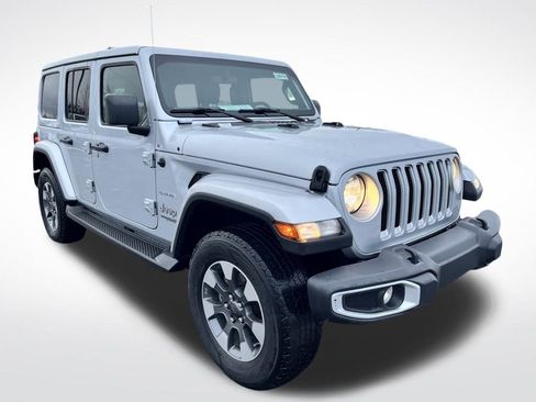 Used 2022 Jeep Wrangler Unlimited Sahara w/ Cold Weather Group image 8