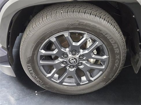 Used 2025 Toyota Sequoia Platinum image 12