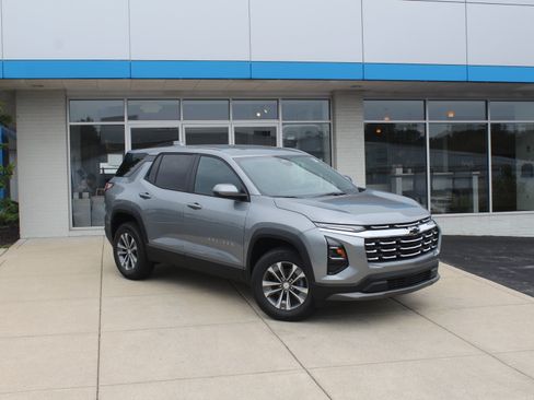 New 2027 Chevrolet Equinox LT w/ Convenience Package II AWD/4WD image 2