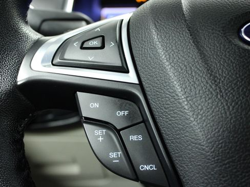 Used 2016 Ford Edge Titanium w/ Technology Package image 20