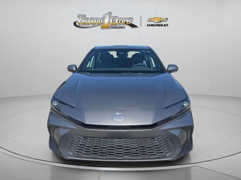 Used 2025 Toyota Camry SE FWD image 2