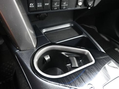 Used 2018 Toyota RAV4 Limited AWD/4WD image 23