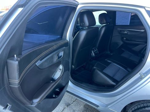 Used 2016 Chevrolet Impala LT w/ Convenience Package image 14