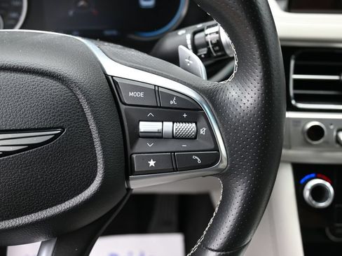 Used 2024 Genesis G70 2.5T AWD/4WD image 32