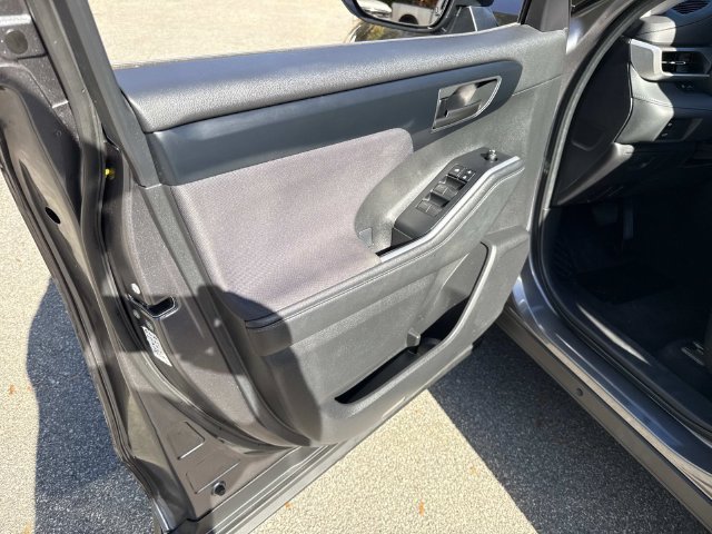 Used 2023 Toyota Highlander LE FWD image 21