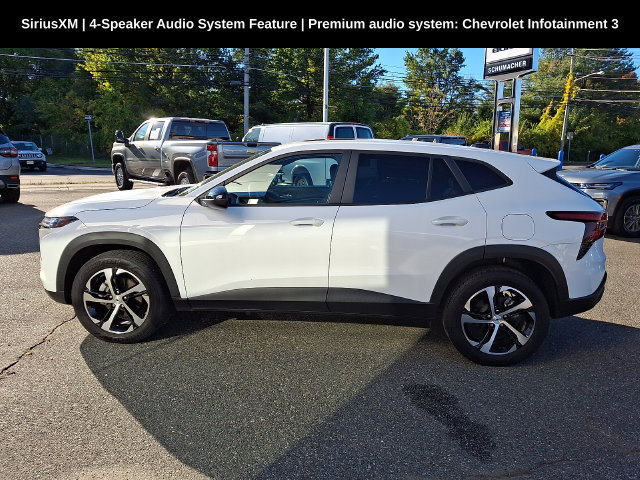Used 2024 Chevrolet Trax RS w/ Sunroof Package FWD image 5