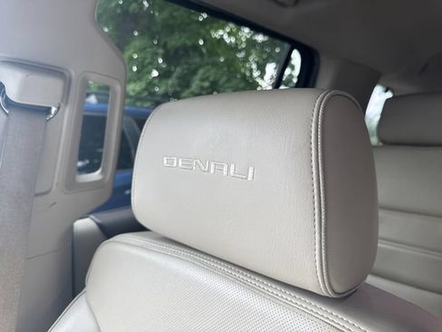 Used 2018 GMC Yukon Denali w/ Open Road Package AWD/4WD image 14