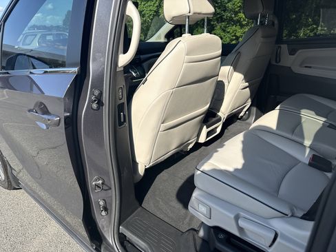 Used 2025 Honda Odyssey Touring image 22