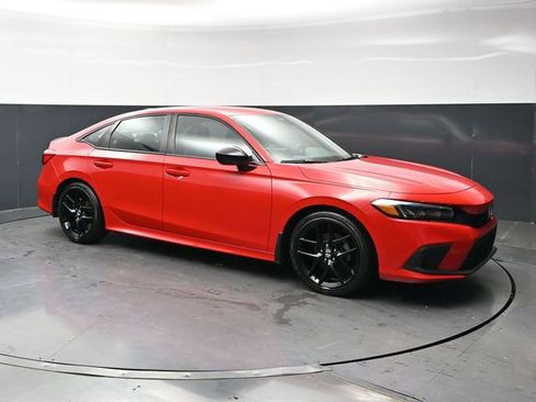 Used 2023 Honda Civic Sport image 3