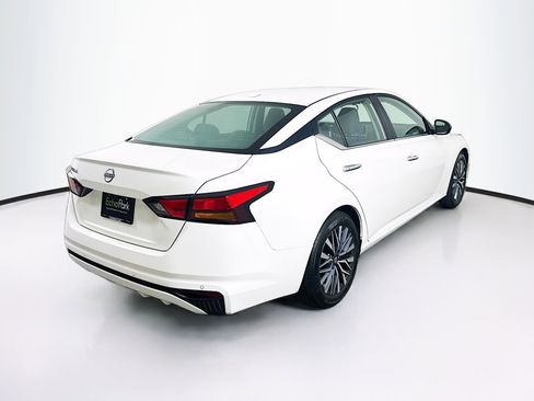 Used 2025 Nissan Altima 2.5 SV image 9