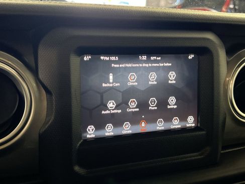 Used 2019 Jeep Wrangler Unlimited Sahara image 20