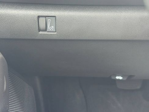 Used 2024 Chevrolet Colorado LT RWD image 23