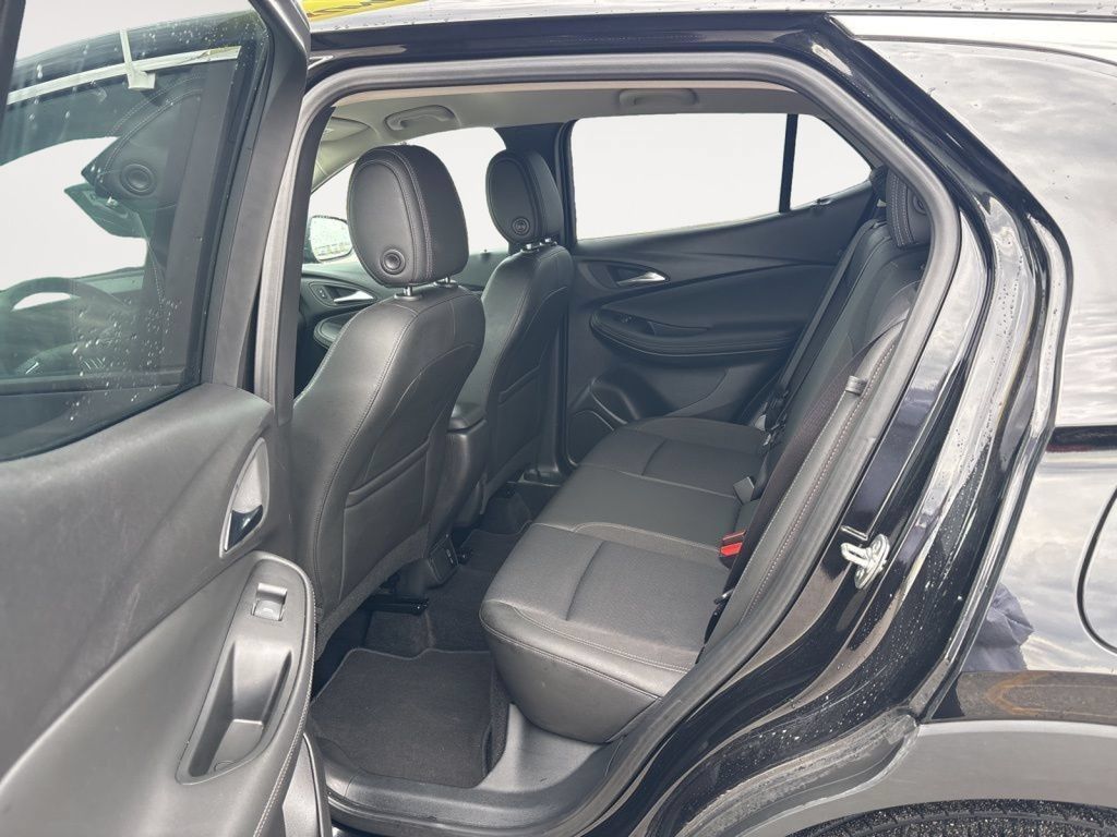 Used 2025 Buick Encore GX Preferred AWD/4WD image 29