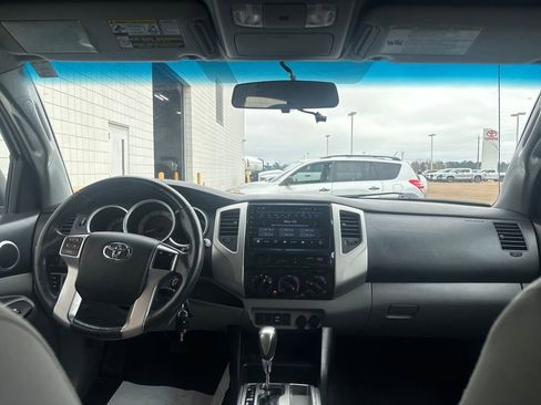Used 2013 Toyota Tacoma PreRunner image 25