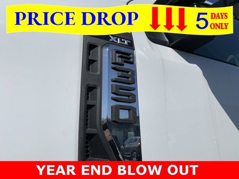 New 2024 Ford F350 XLT w/ FX4 Off-Road Package image 24